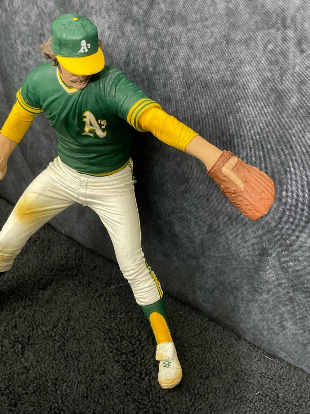 Macfarlen Catfish Hunter Oakland A's Pitcher Figurine - Picture 2 of 9
